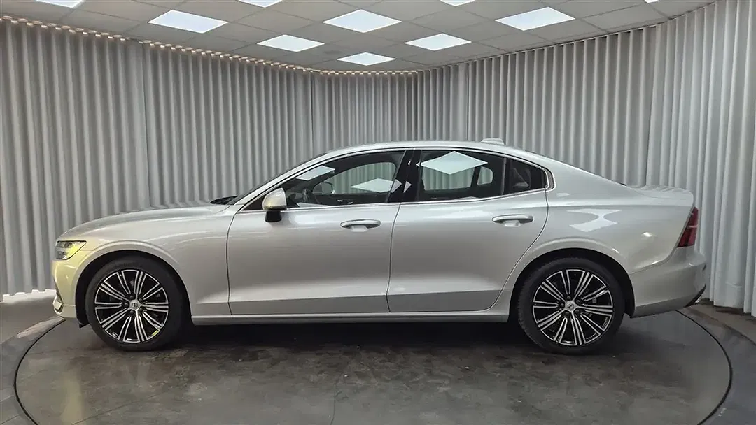 Volvo S60 - Thumbnail 2