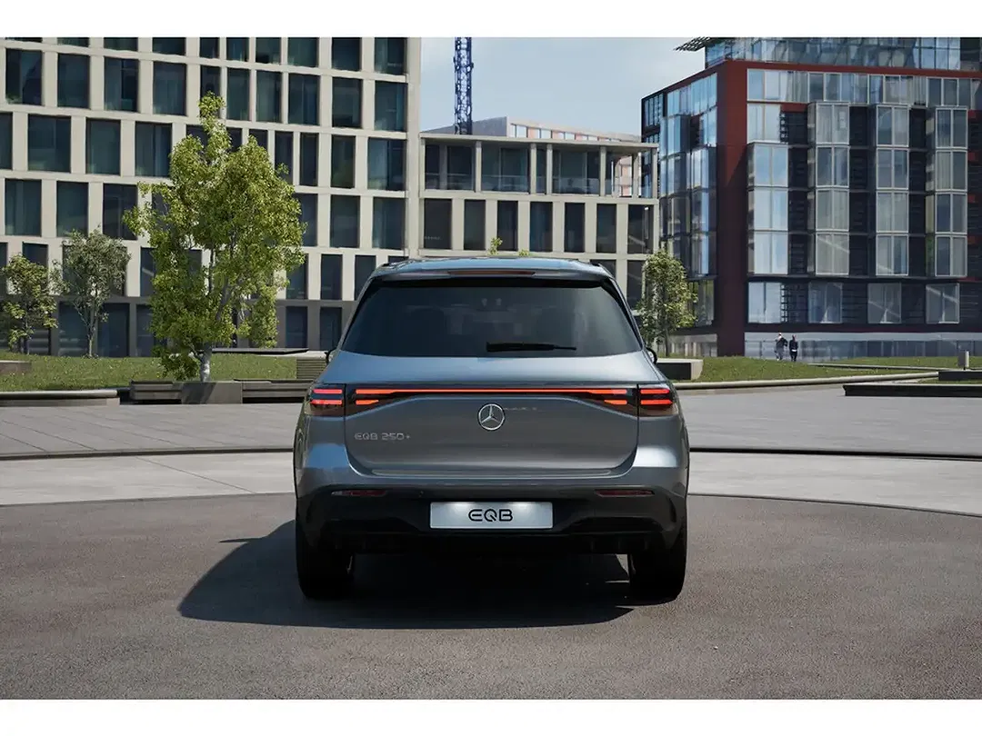 Mercedes-Benz EQB 250 - Thumbnail 11