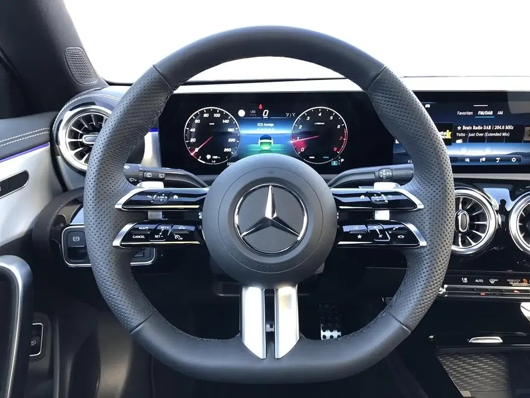 Mercedes-Benz CLA 200 - Thumbnail 10