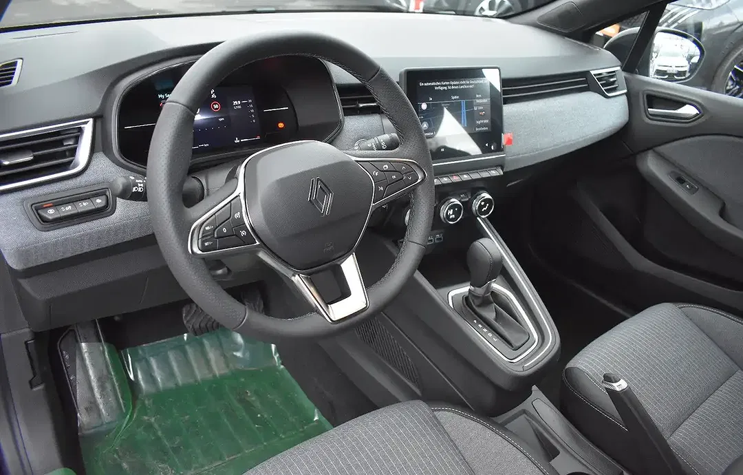 Renault Clio - Thumbnail 11