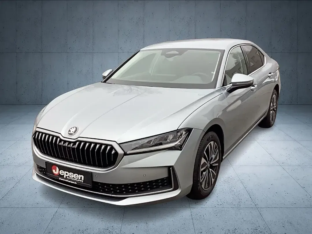 Skoda Superb - Thumbnail 1