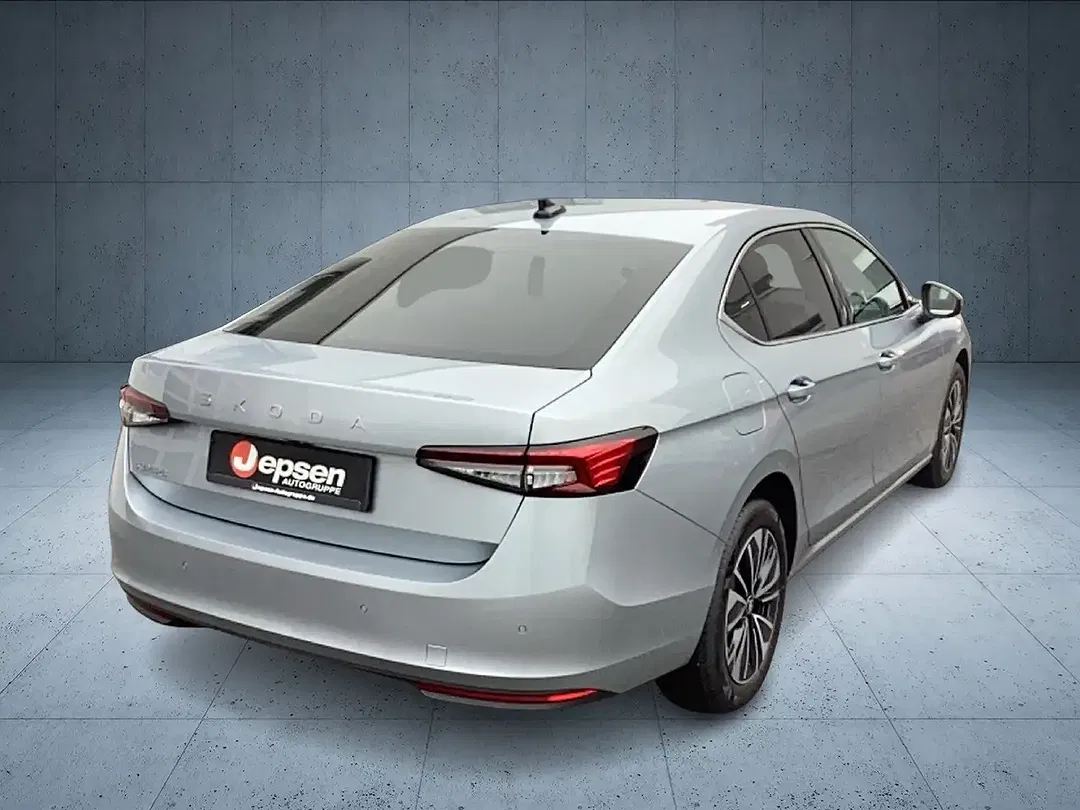 Skoda Superb - Thumbnail 5
