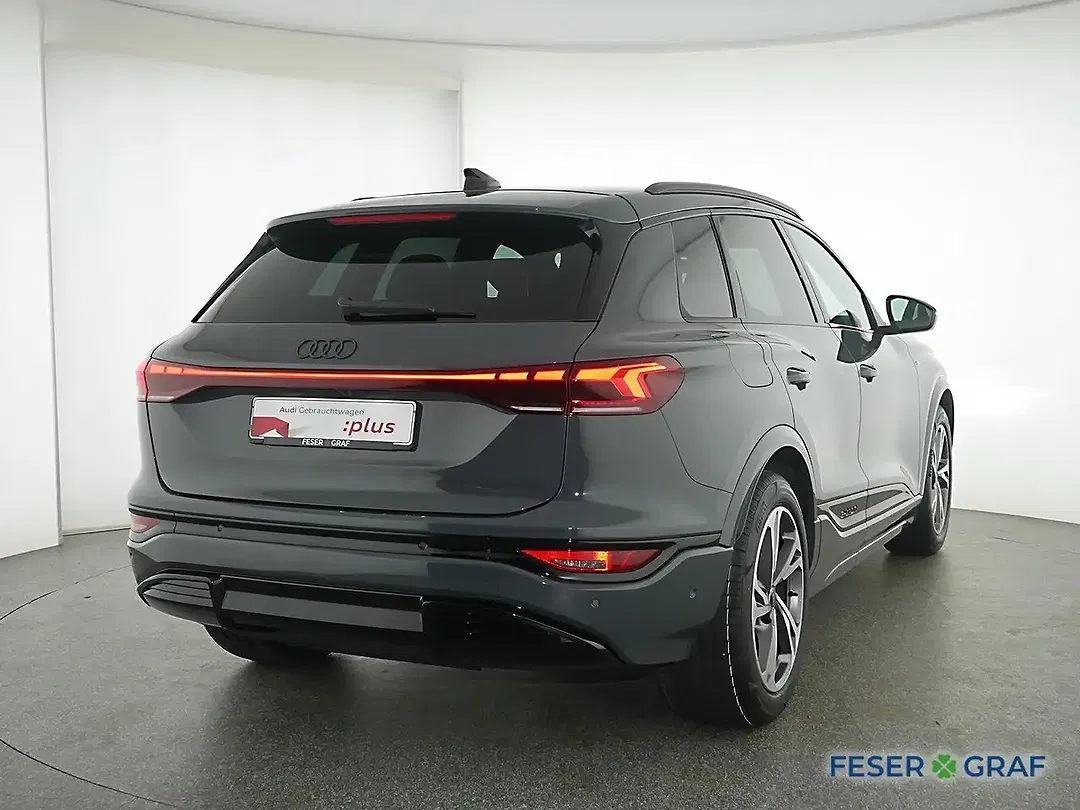 Audi Q6 e-tron - Thumbnail 3