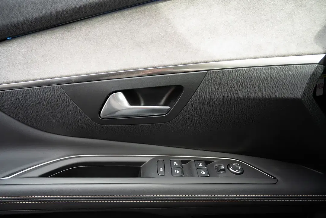 Peugeot 3008 - Thumbnail 12