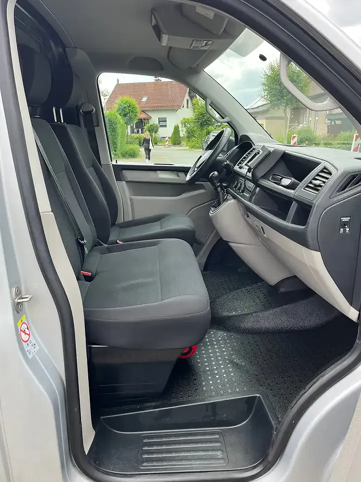 Volkswagen Transporter - Thumbnail 13