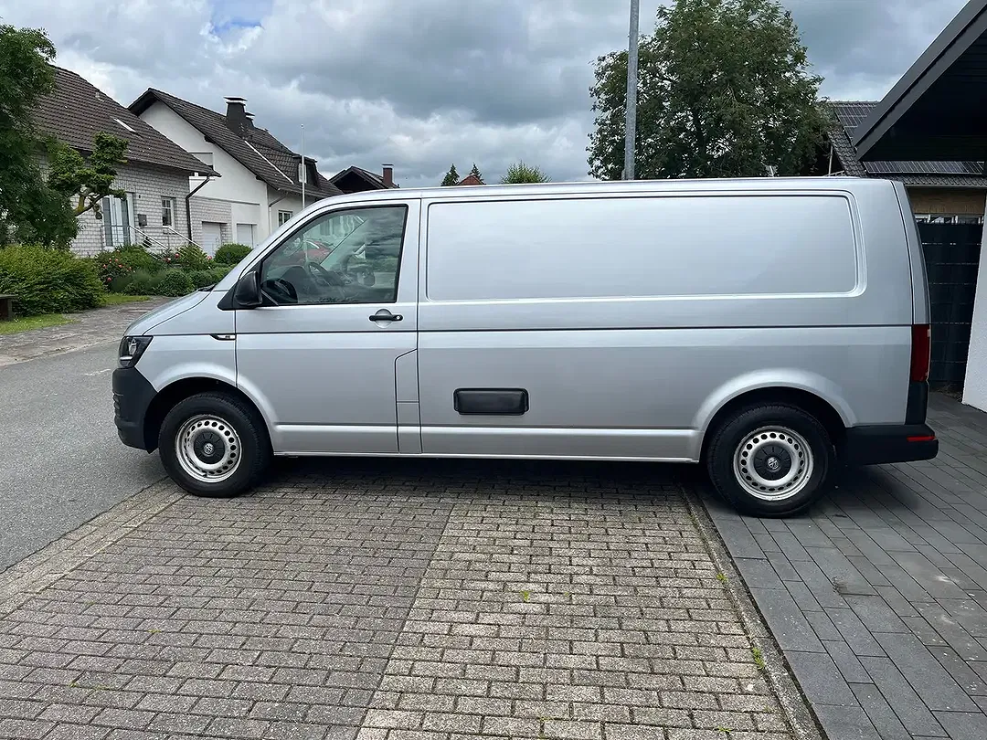 Volkswagen Transporter - Thumbnail 2