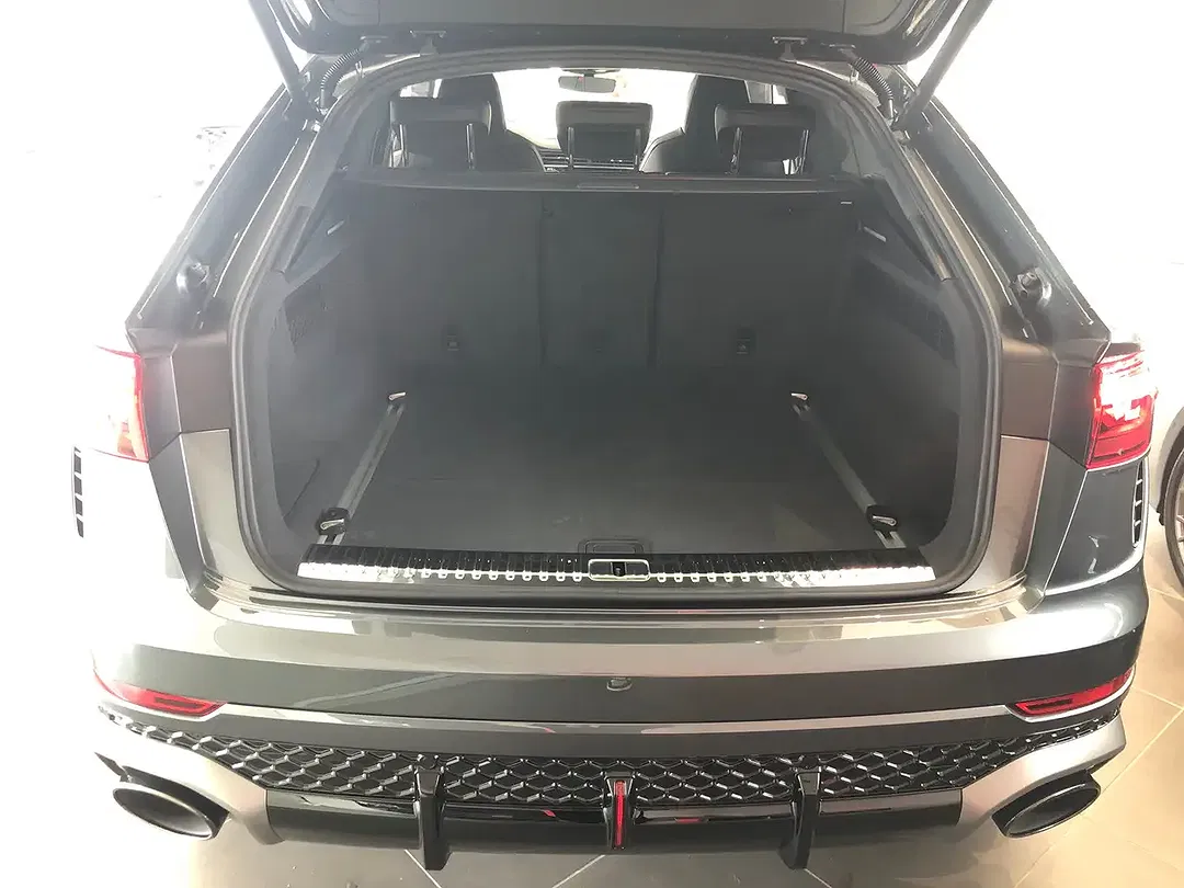 Audi RS Q8 - Thumbnail 11