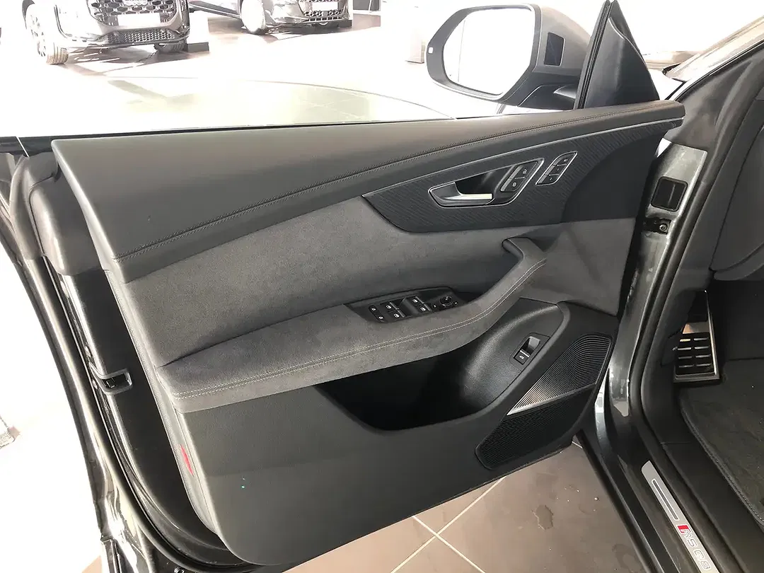 Audi RS Q8 - Thumbnail 13