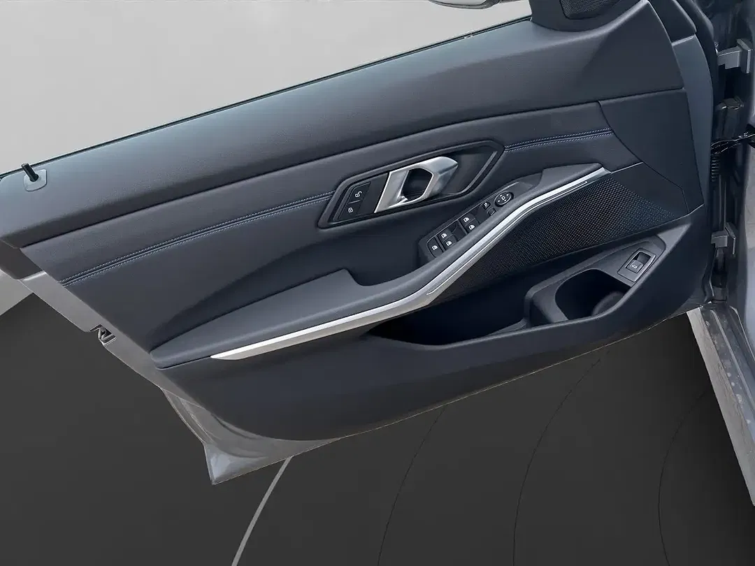 BMW 320 - Thumbnail 12