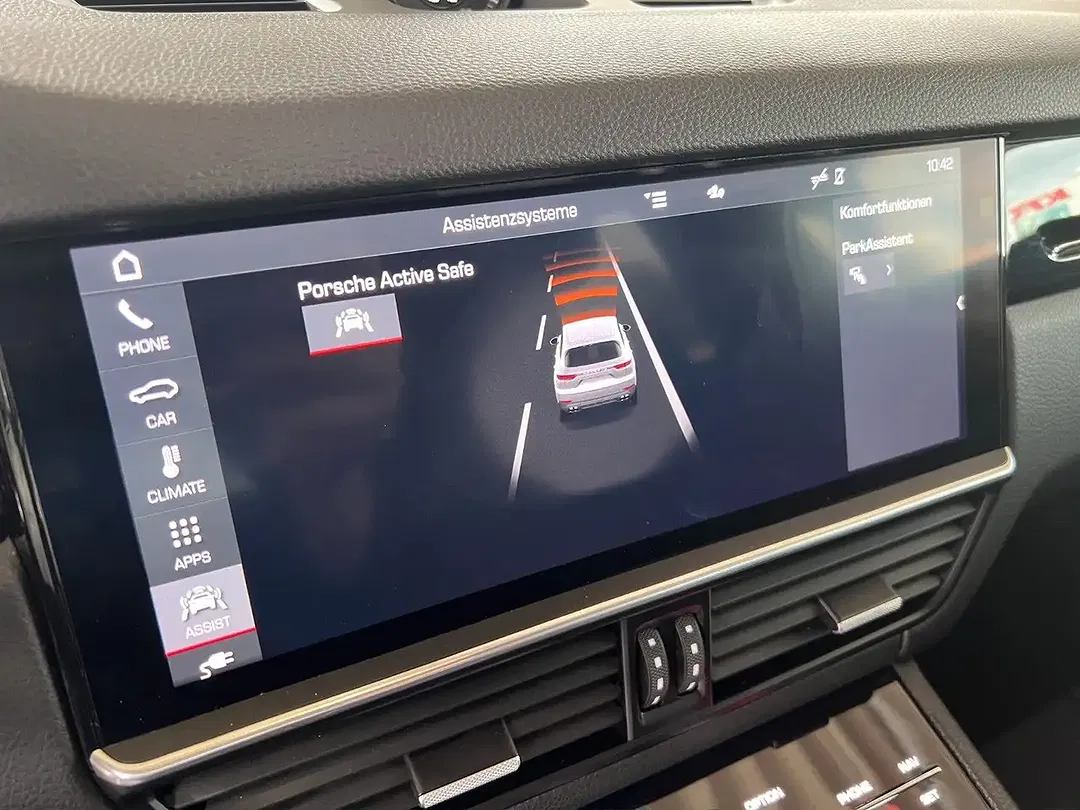 Porsche Cayenne - Thumbnail 13