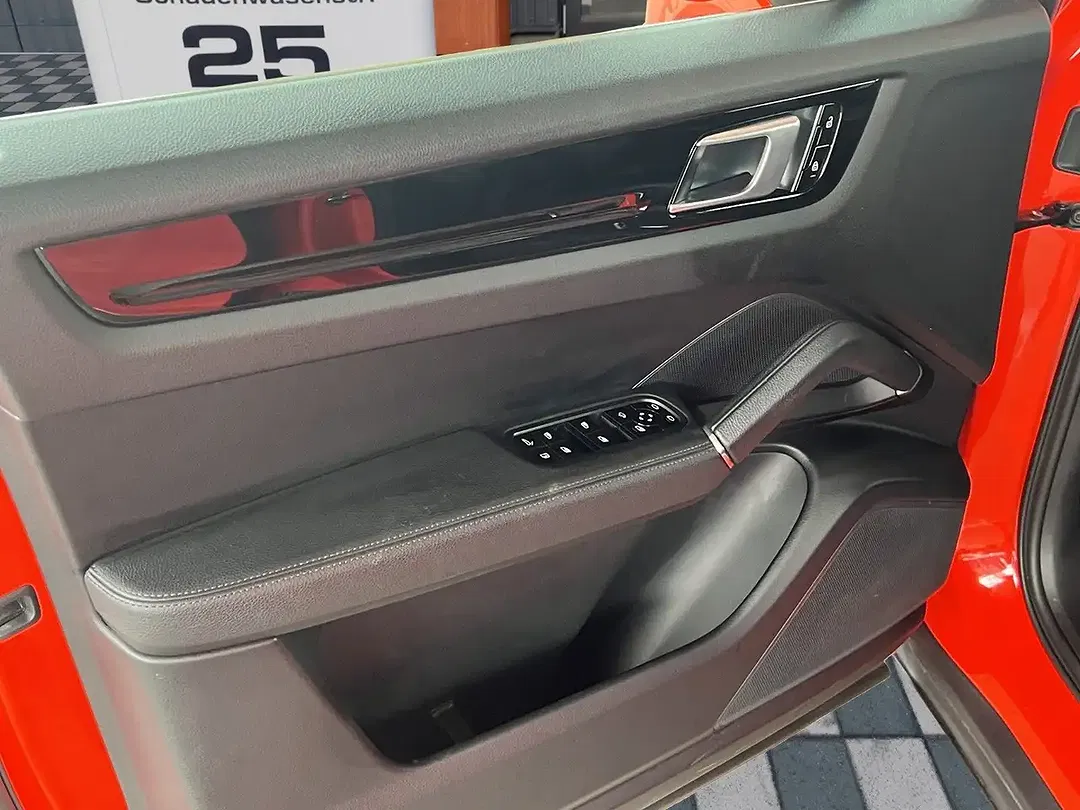 Porsche Cayenne - Thumbnail 17