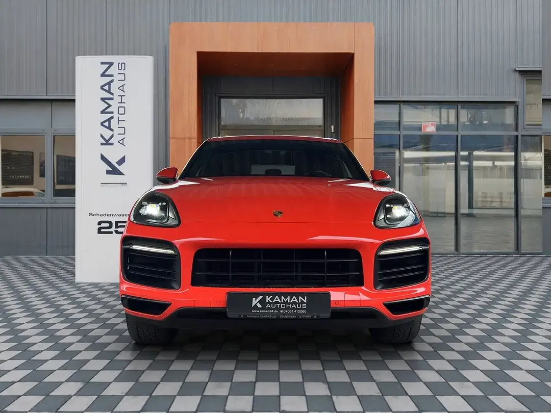Porsche Cayenne - Thumbnail 2