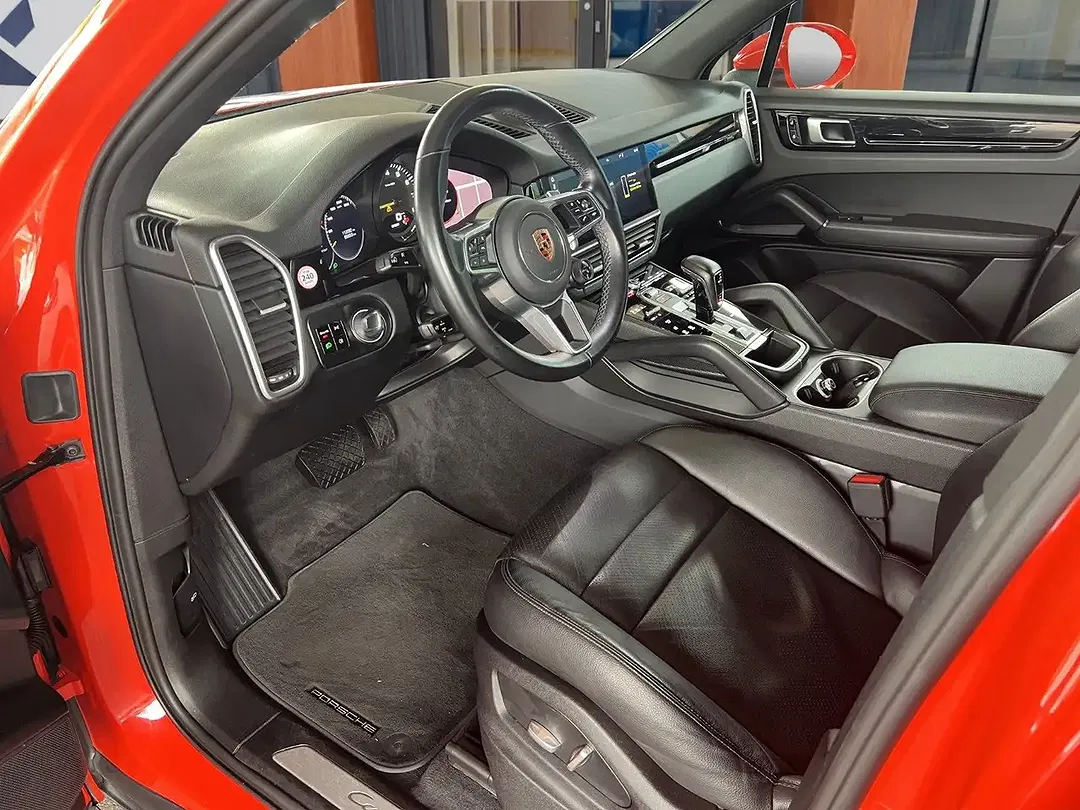Porsche Cayenne - Thumbnail 4