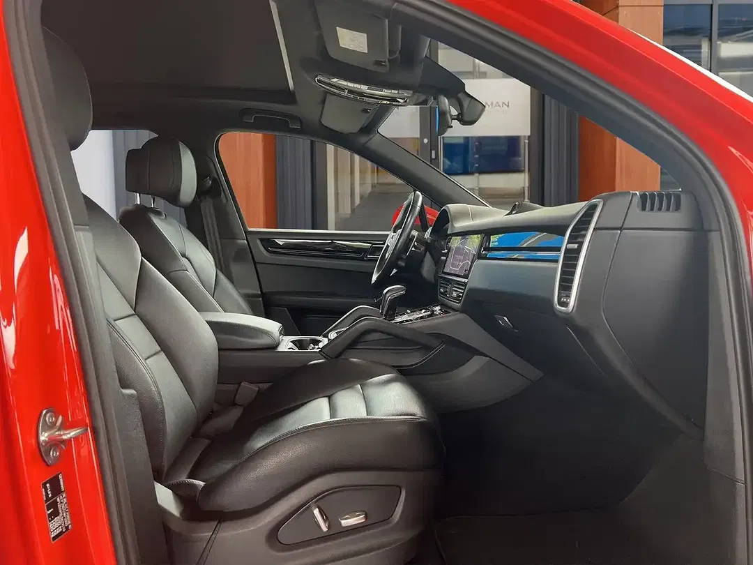 Porsche Cayenne - Thumbnail 5