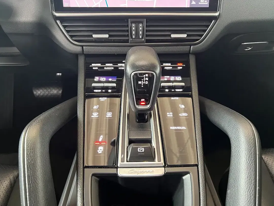 Porsche Cayenne - Thumbnail 8