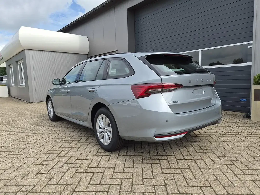 Skoda Octavia - Afbeelding 1