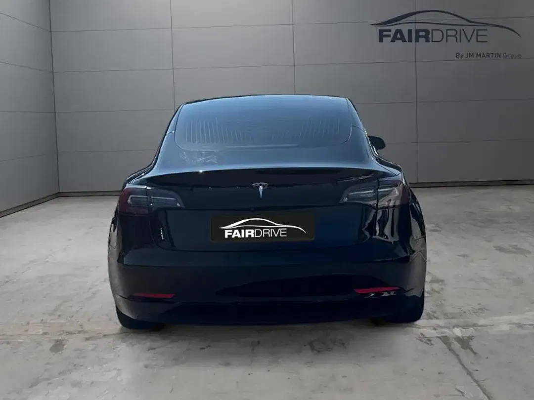 Tesla Model 3 - Thumbnail 10