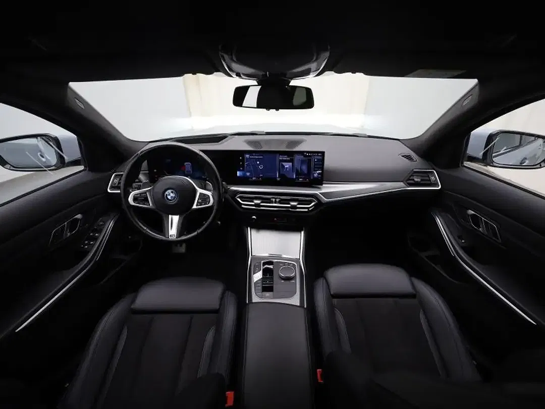 BMW 320 - Thumbnail 7