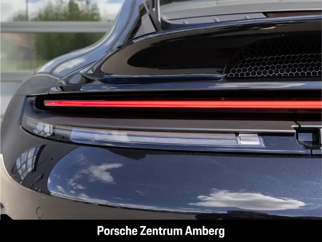Porsche 992 - Thumbnail 11