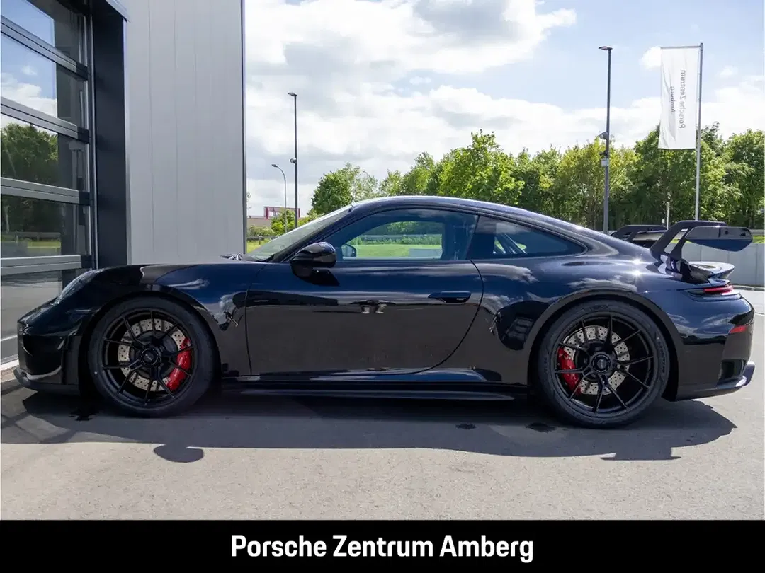 Porsche 992 - Thumbnail 2