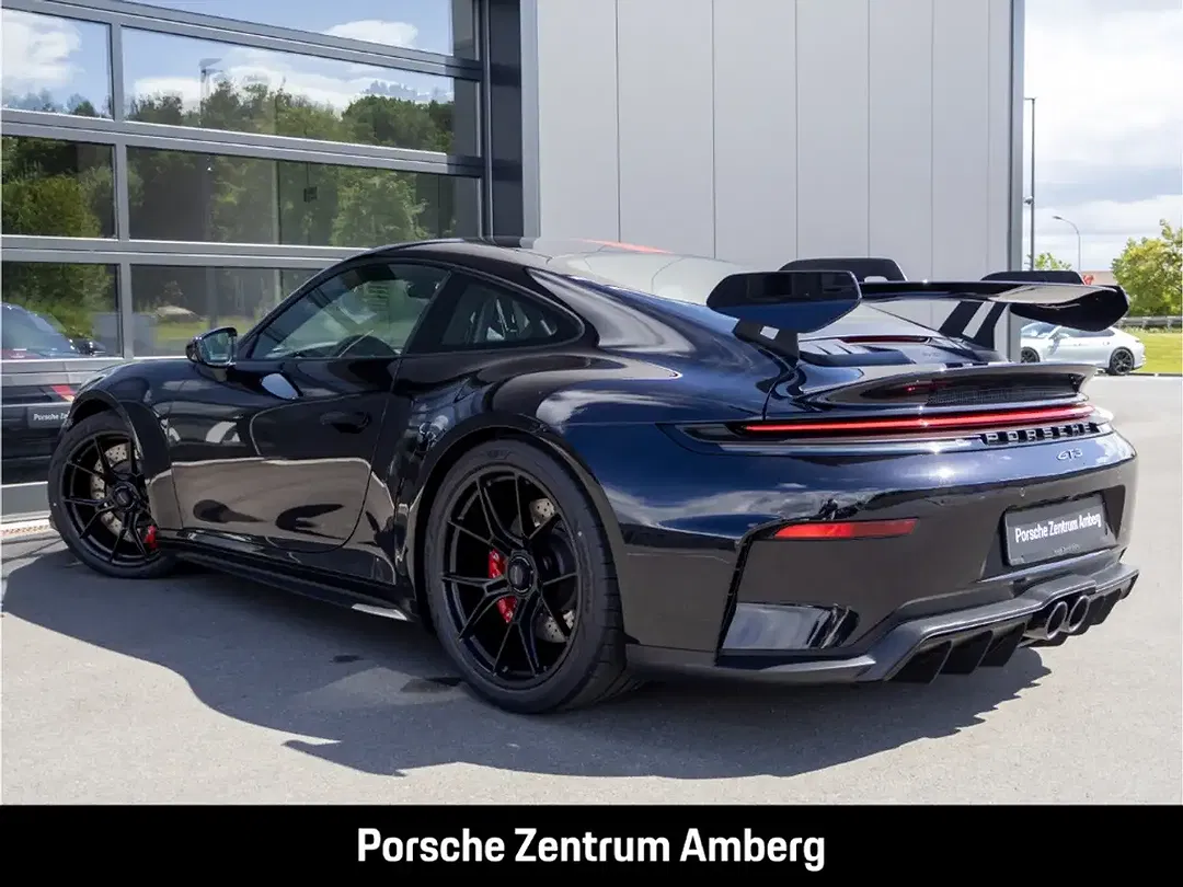 Porsche 992 - Thumbnail 3