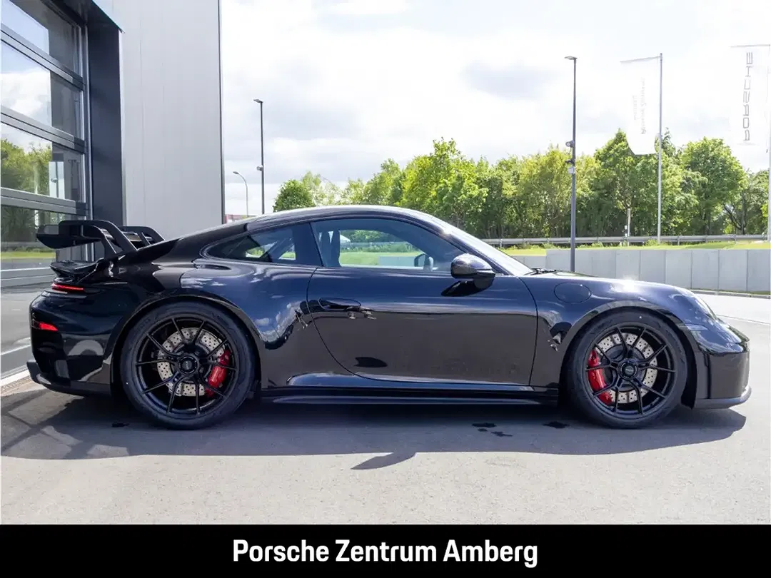 Porsche 992 - Thumbnail 6