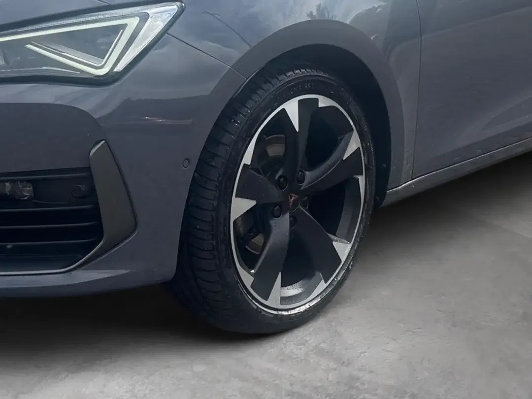 CUPRA Leon - Thumbnail 8