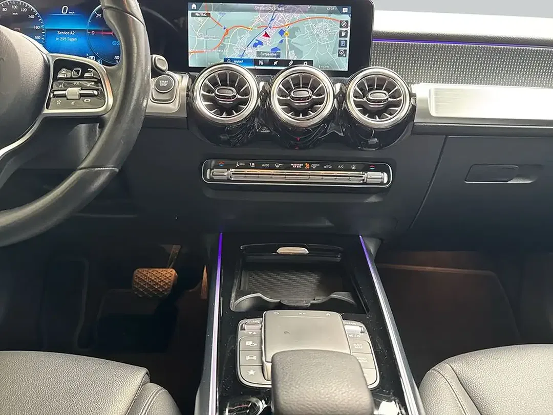Mercedes-Benz EQB 300 - Thumbnail 14