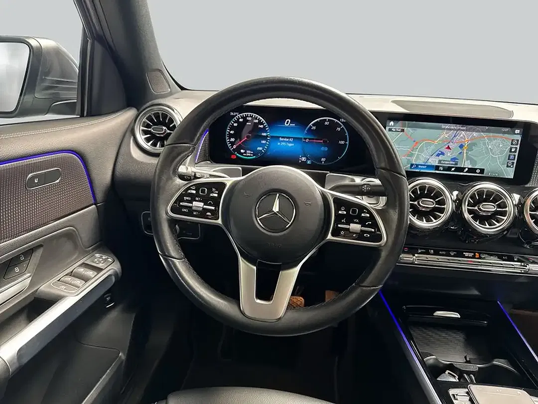 Mercedes-Benz EQB 300 - Thumbnail 16