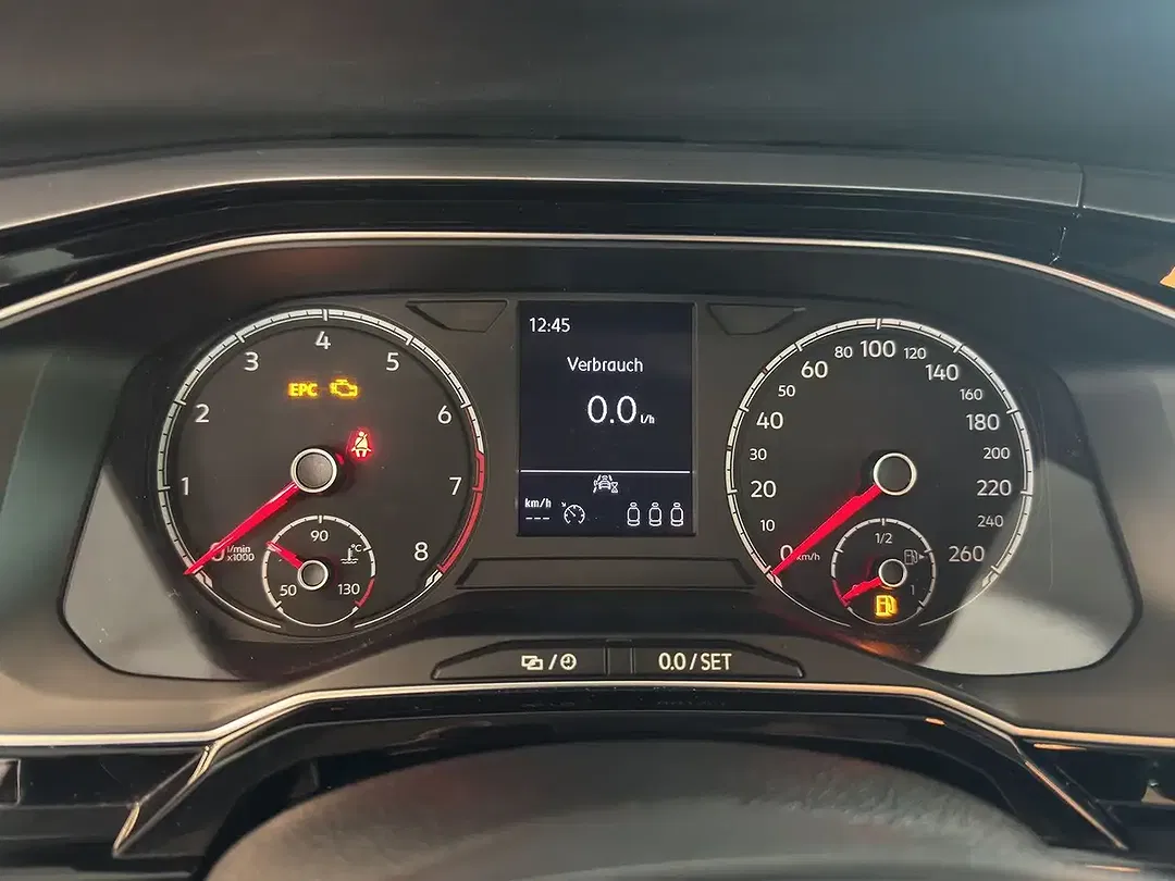 Volkswagen Polo - Thumbnail 13