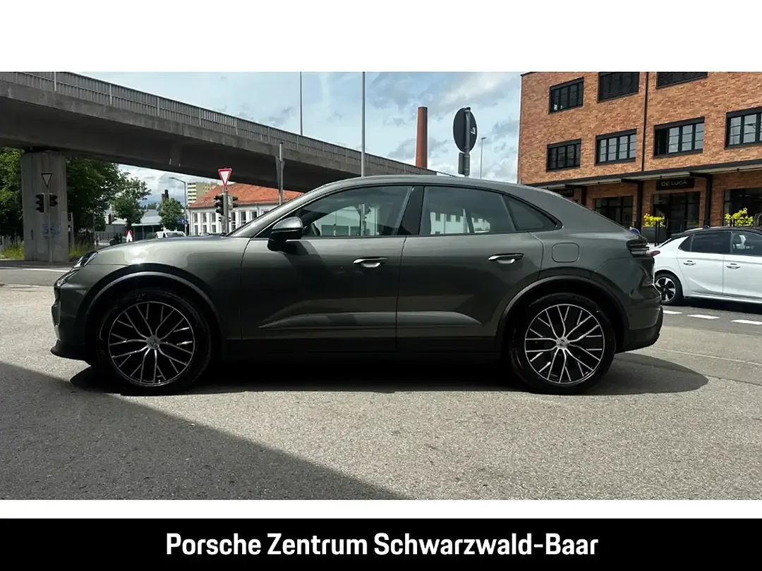 Porsche Macan - Thumbnail 3