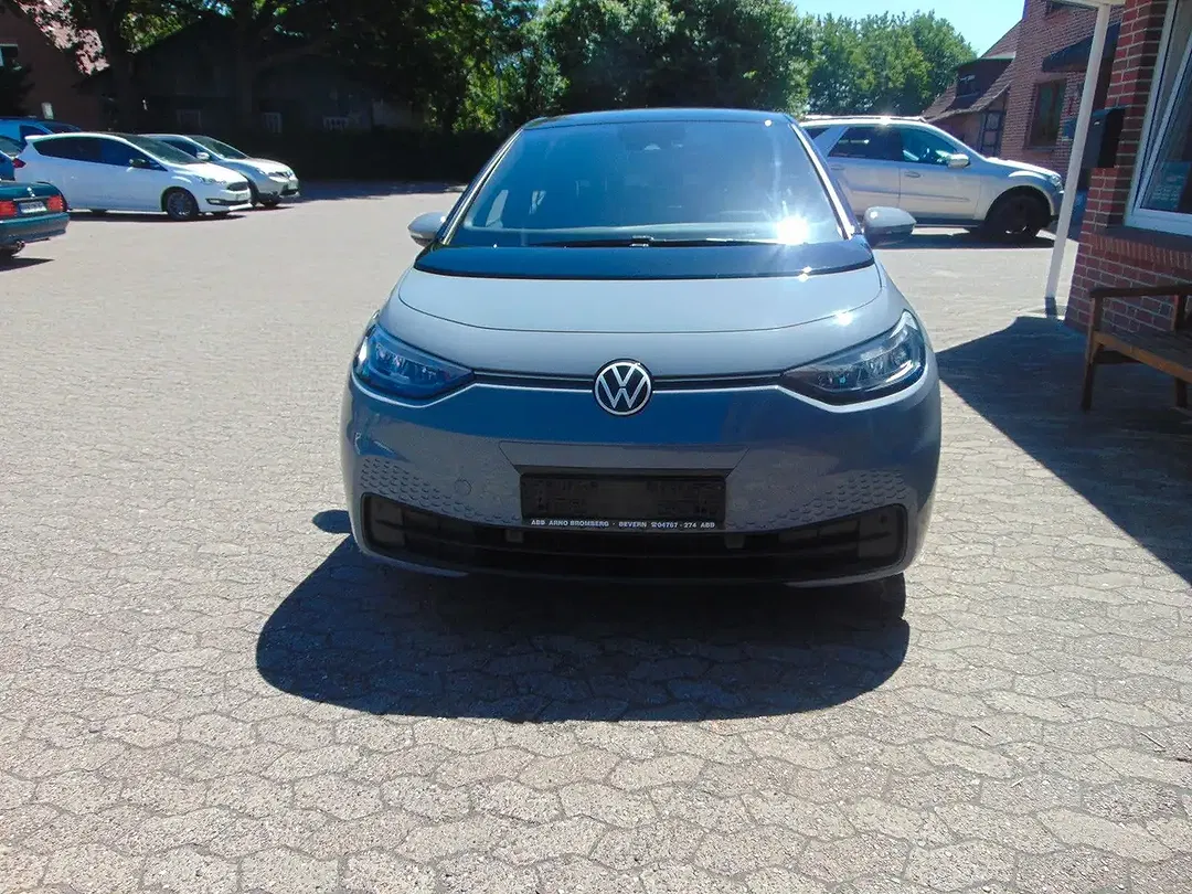 Volkswagen ID.3 - Thumbnail 2