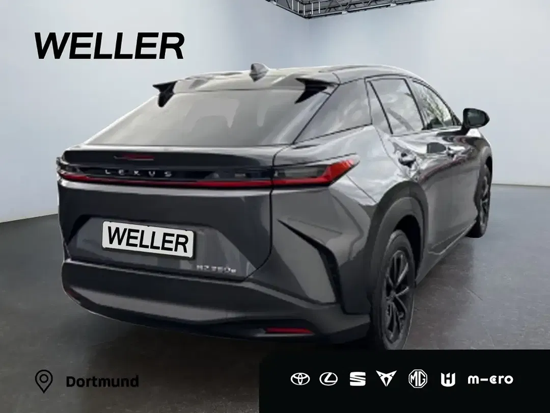 Lexus RZ - Thumbnail 4