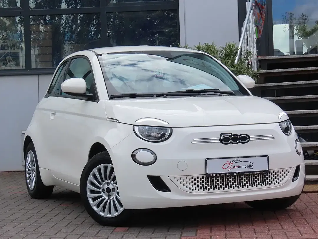 Fiat 500e - Thumbnail 1