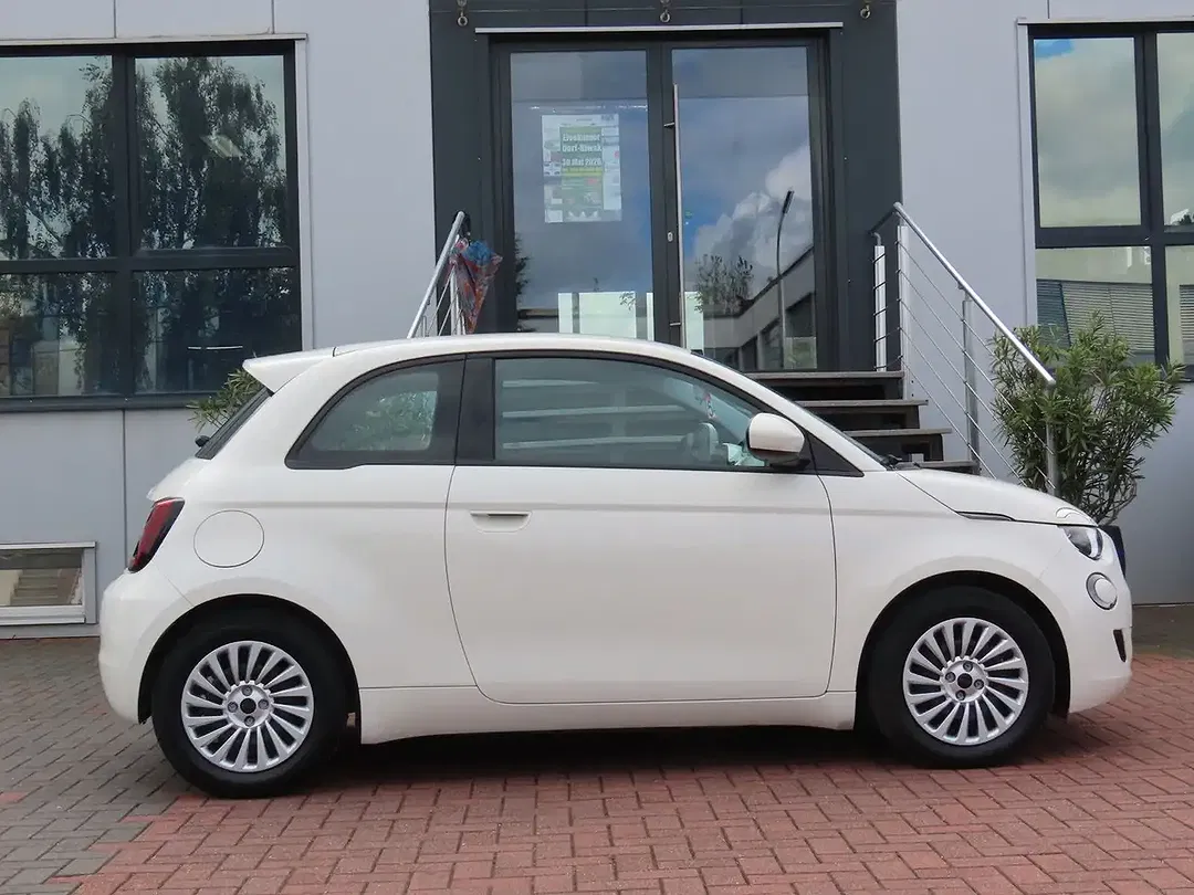 Fiat 500e - Thumbnail 11