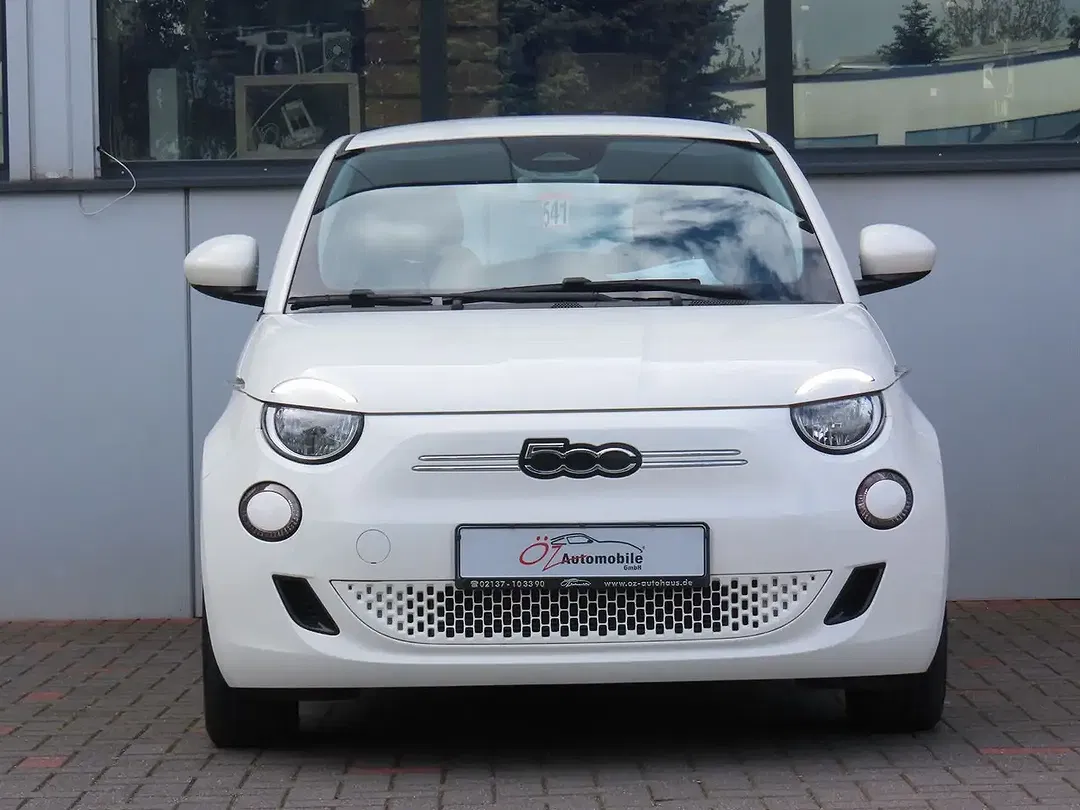 Fiat 500e - Thumbnail 2