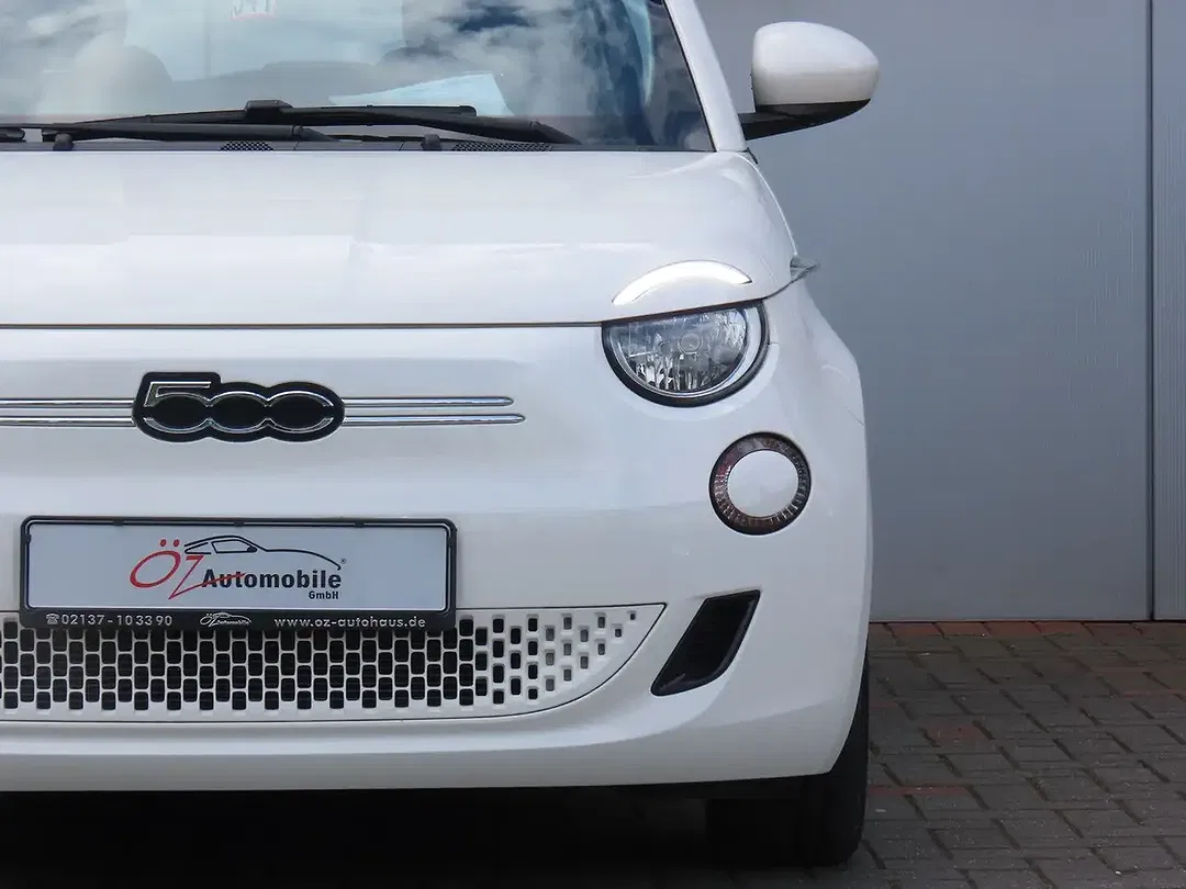Fiat 500e - Thumbnail 3
