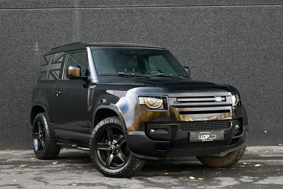 Land Rover Defender D200 3.0 MHEV 90 SE