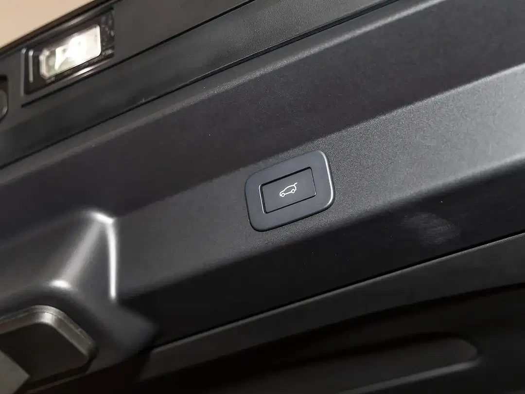 Land Rover Range Rover Sport - Thumbnail 12