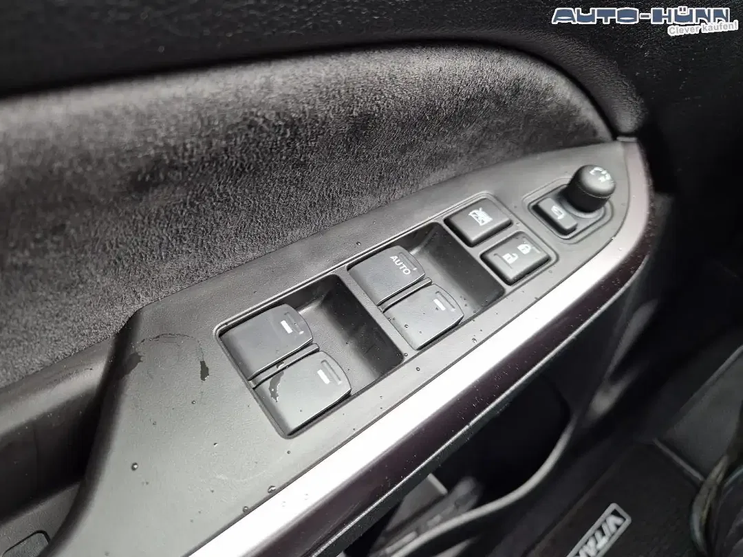 Suzuki Vitara - Thumbnail 13