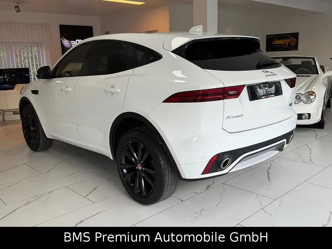 Jaguar E-Pace - Thumbnail 4