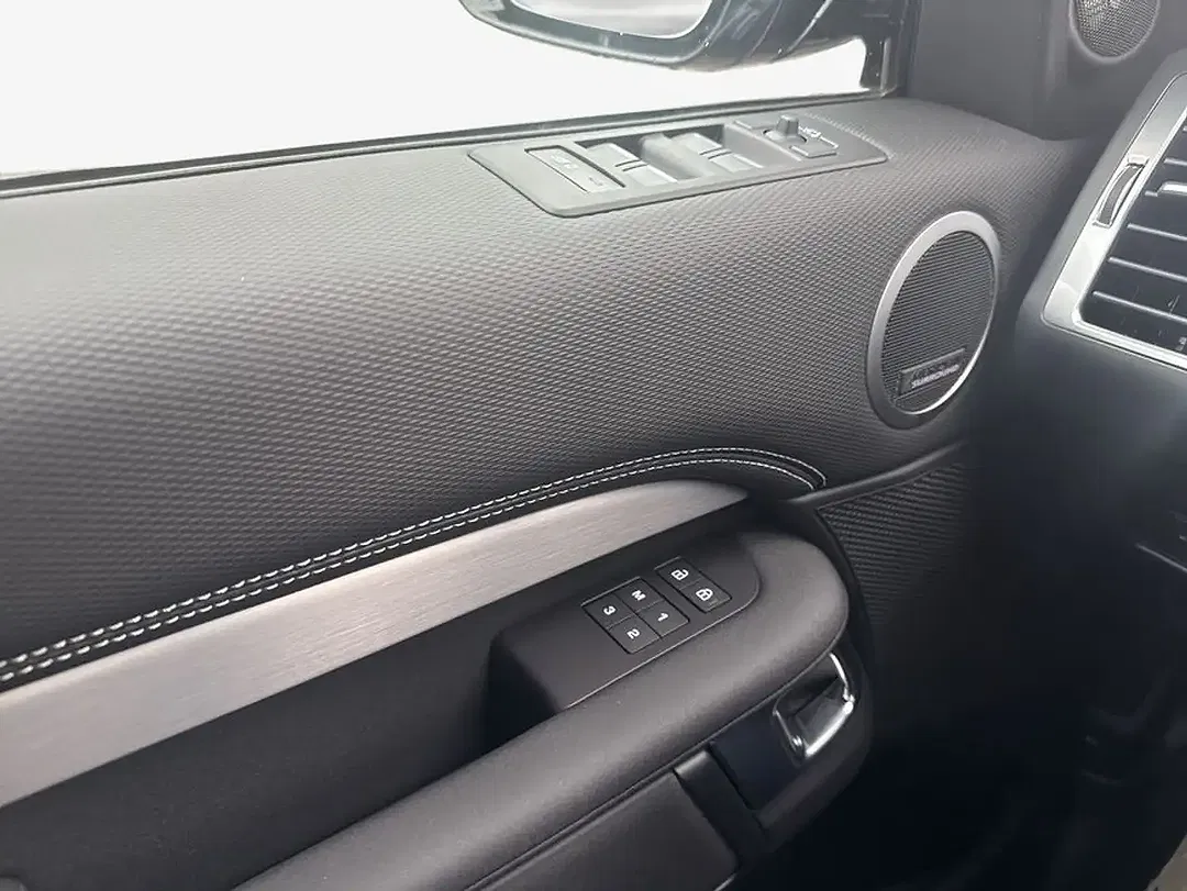 Land Rover Discovery - Thumbnail 13