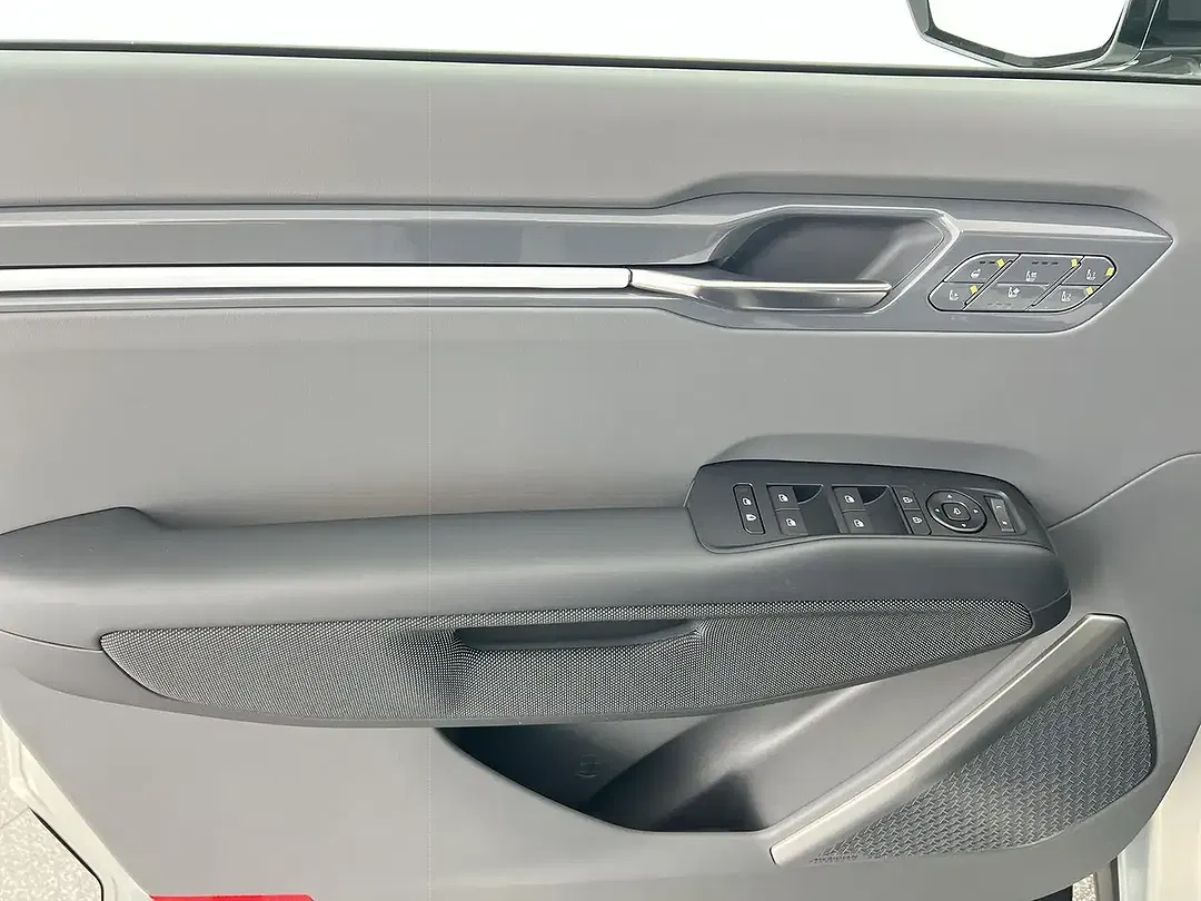Kia EV9 - Thumbnail 10