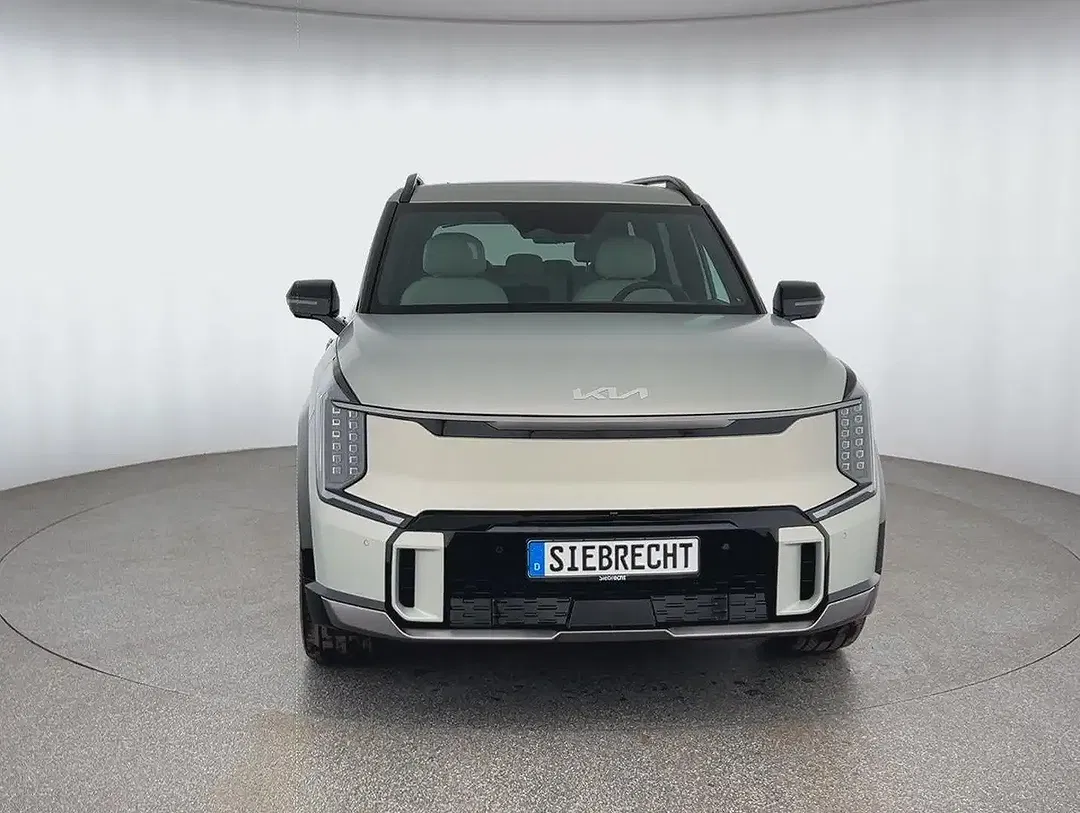 Kia EV9 - Thumbnail 2