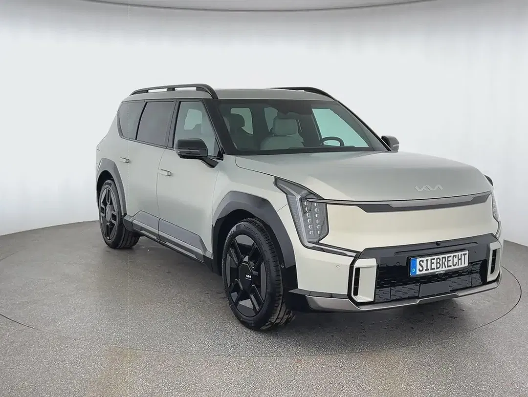 Kia EV9 - Thumbnail 3