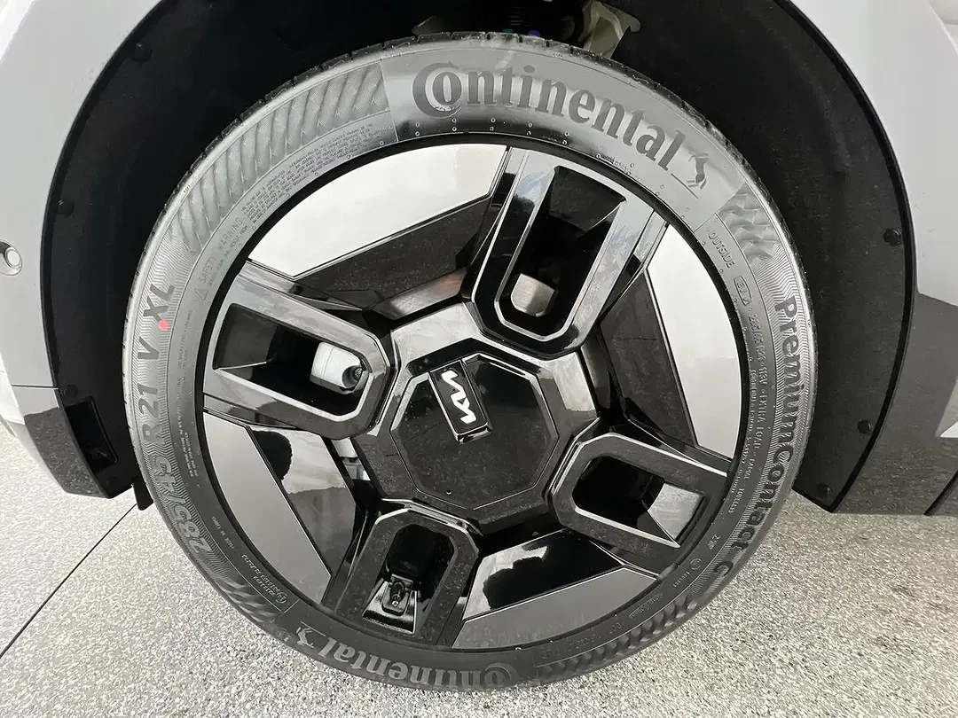 Kia EV9 - Thumbnail 6