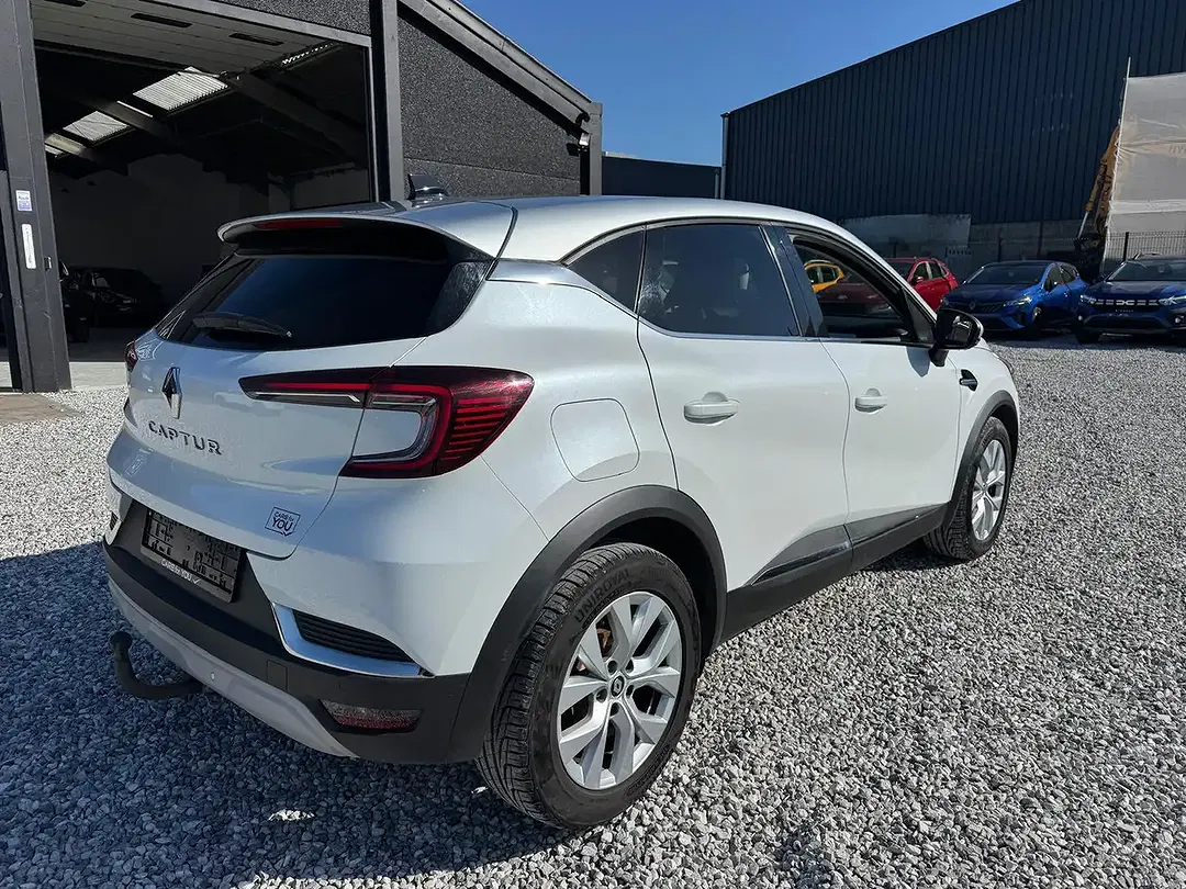 Renault Captur - Thumbnail 3