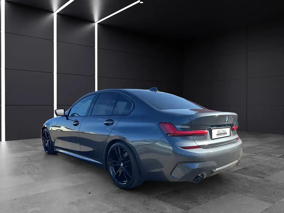 BMW 320 - Thumbnail 3