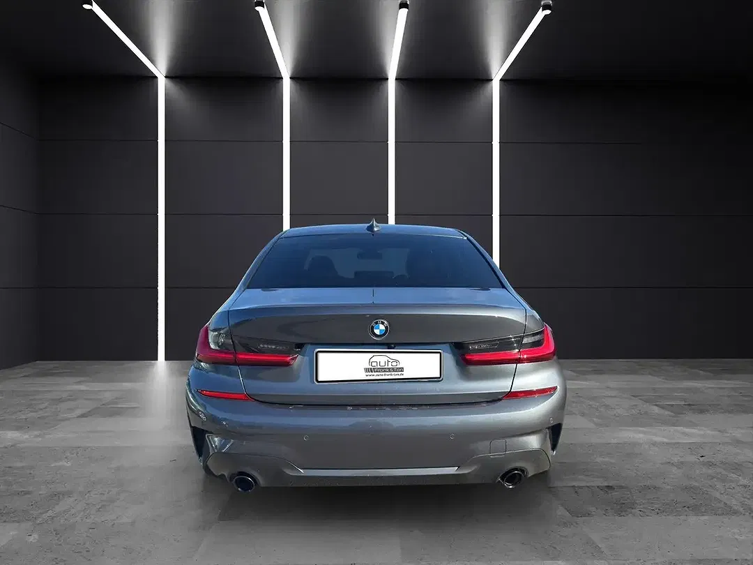 BMW 320 - Thumbnail 4