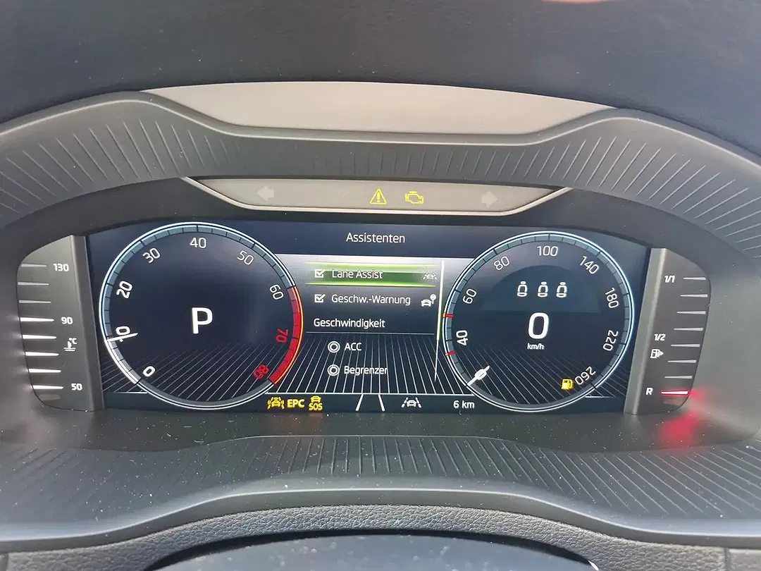 Skoda Karoq - Thumbnail 11